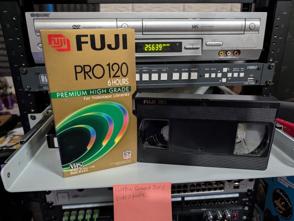 Fuji Pro 120 in a library sleeve, September 1998 Clinton grand jury testimony with original network coverage (VHS-2026-047)