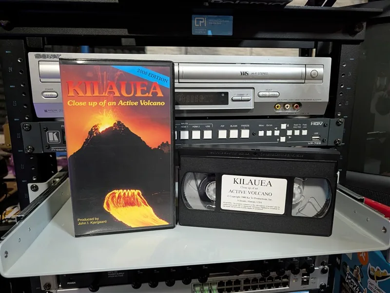 Kilauea: Close Up of an Active Volcano, 2nd Edition: tape photo 1