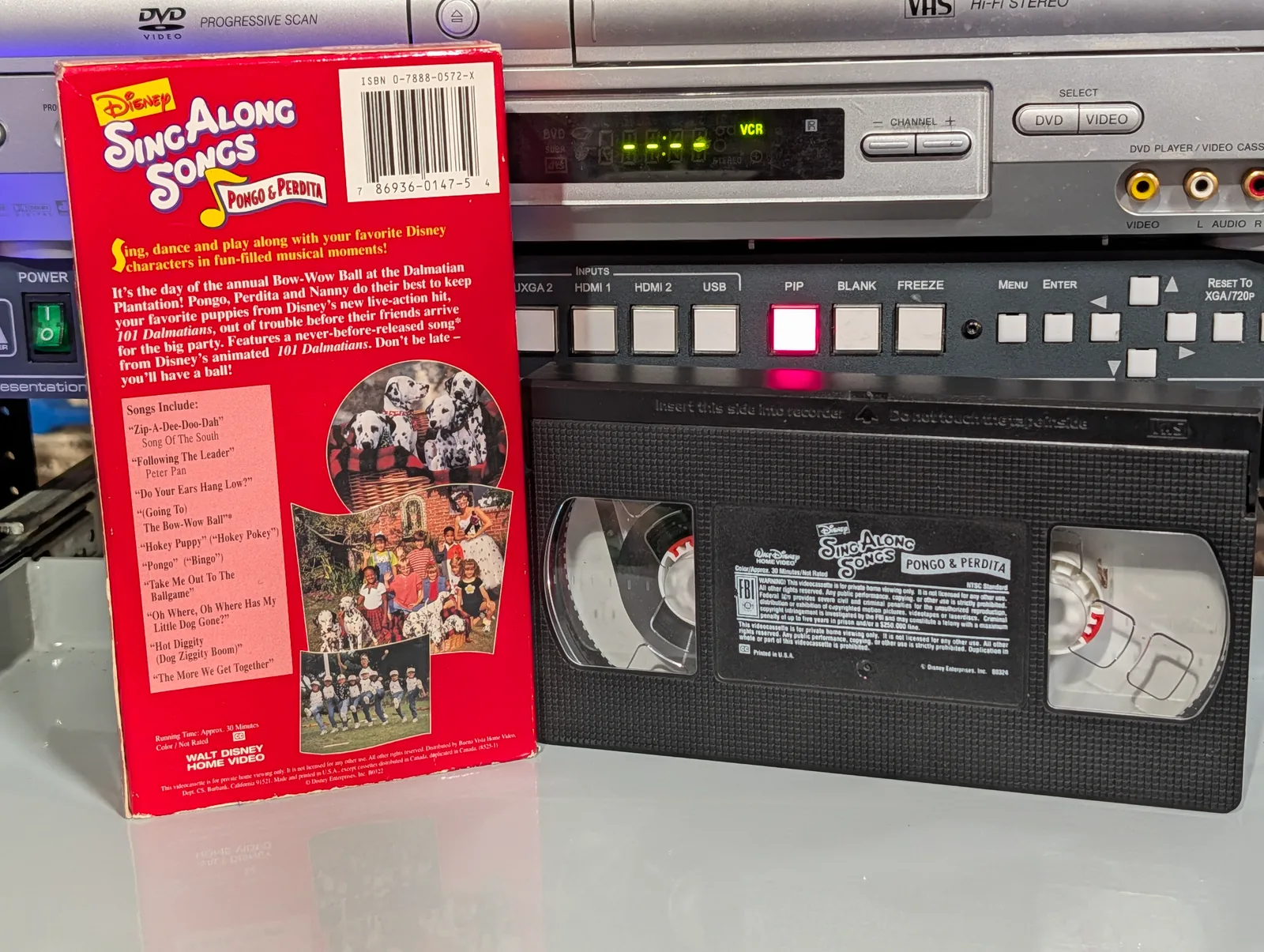 Disney Sing Along Songs: 101 Dalmatians - Pongo & Perdita: tape photo 2