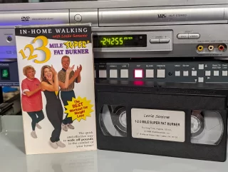 Leslie Sansone In-Home Walking: 1 2 3 Mile "Super" Fat Burner (1998): tape photo 1