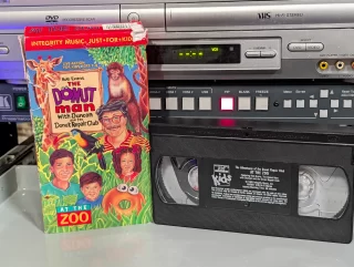 The Donut Man: At the Zoo (1993): tape photo 1