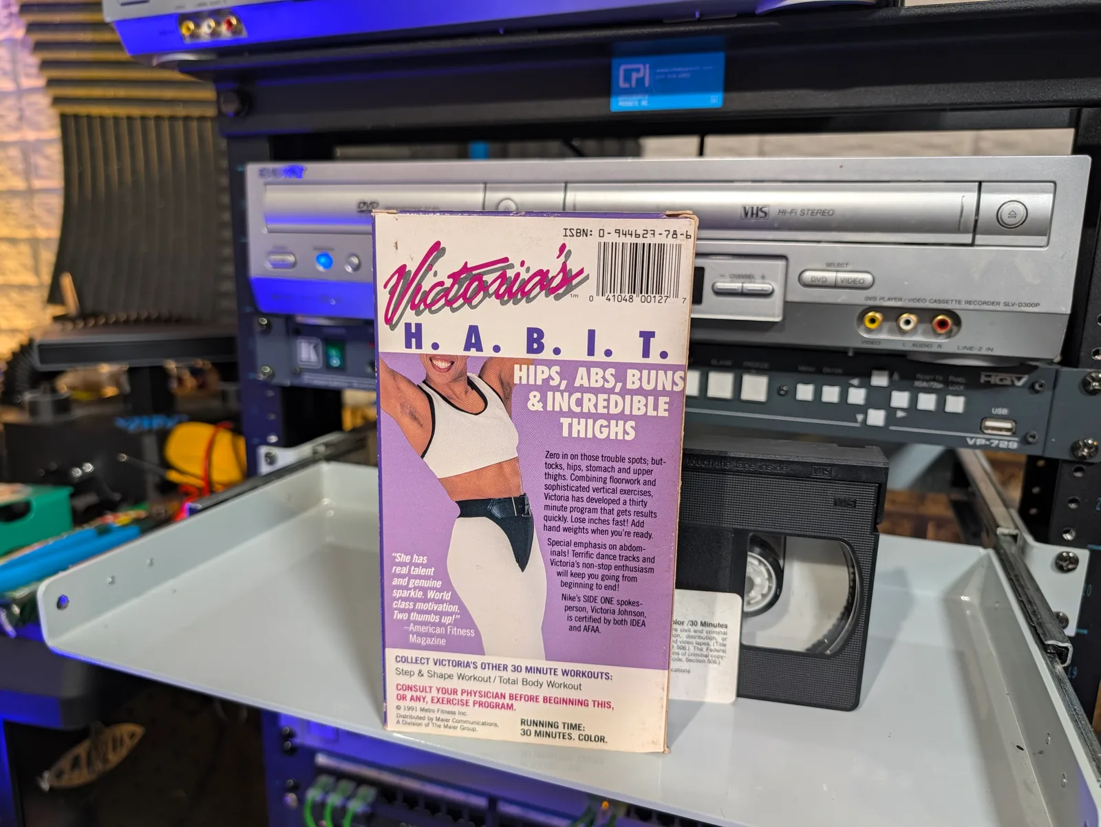 Victoria's H.A.B.I.T.: Hips, Abs, Buns & Incredible Thighs (1991): tape photo 2
