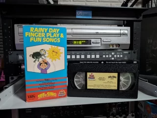 Rainy Day Finger Play & Fun Songs (1989): tape photo 1