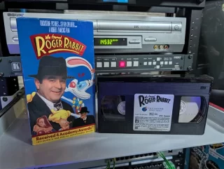 Who Framed Roger Rabbit (Touchstone Home Video VHS): tape photo 1
