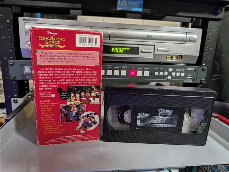 Disney's Sing Along Songs: The Twelve Days of Christmas: tape photo 2