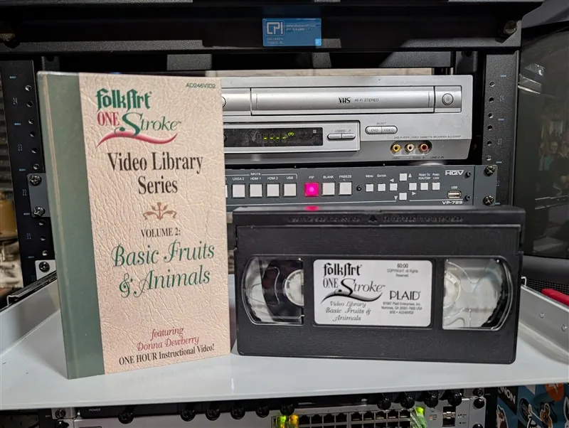 FolkArt One Stroke Volume 2: Basic Fruits & Animals with Donna Dewberry: tape photo 1