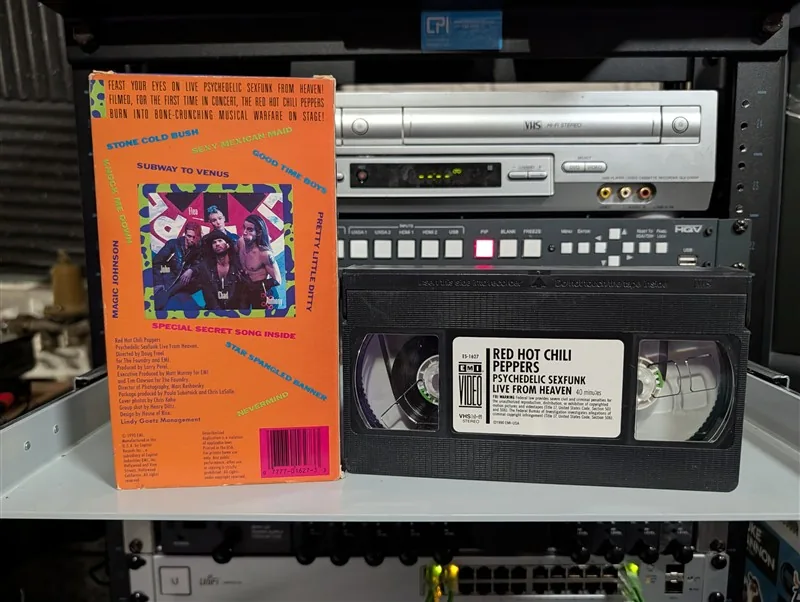 Red Hot Chili Peppers: Psychedelic Sexfunk Live From Heaven: tape photo 2