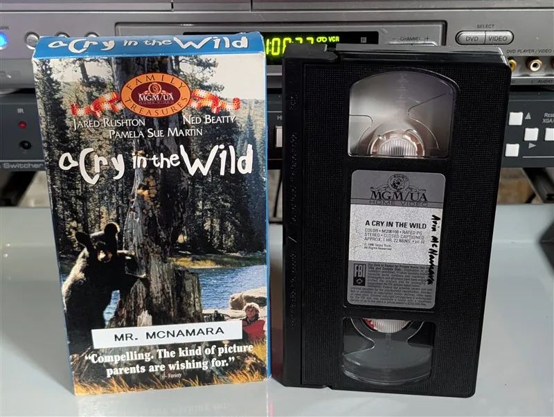A Cry in the Wild: MGM/UA Family Treasures VHS: tape photo 1